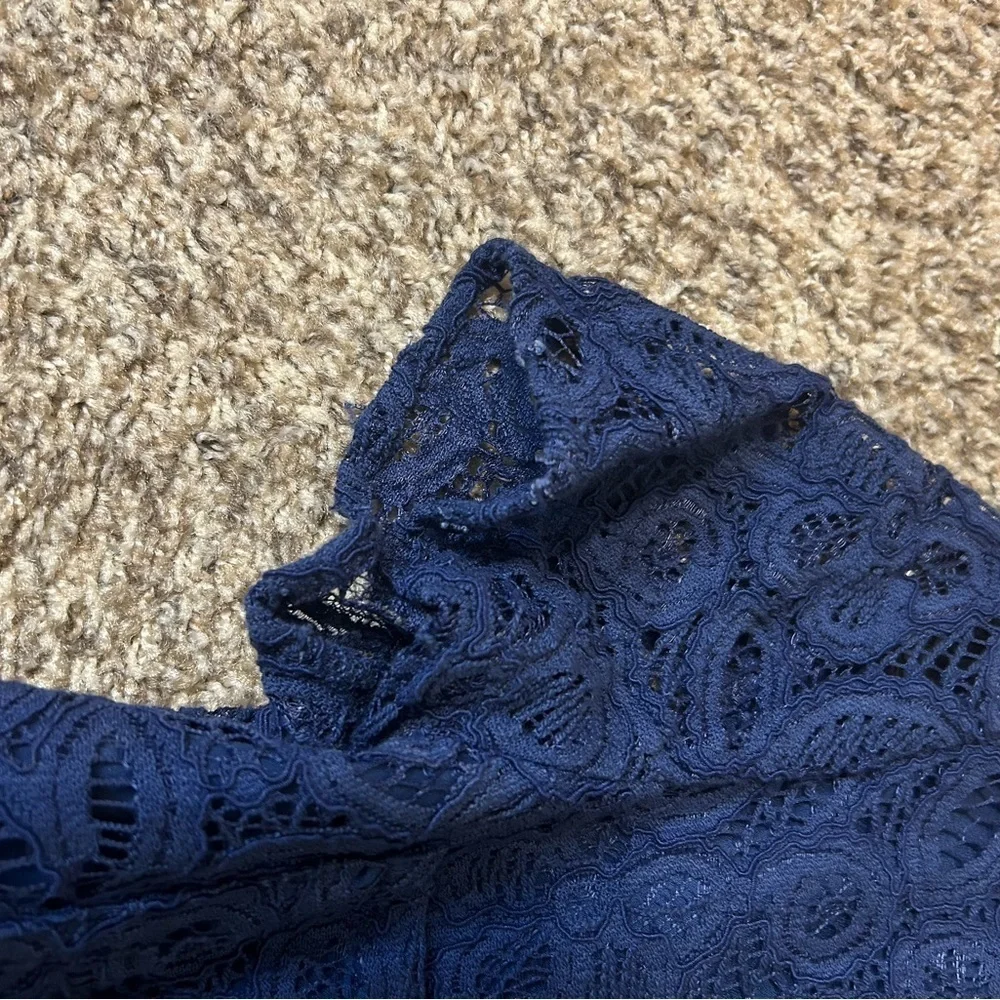 Lilly Pulitzer Blue Lace Shift Dress with Collared and Buttons on Front Size 2 - Picture 3 of 7